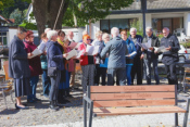 Der Gemischte Chor Starzeln präsentierte einige Lieder aus der "launigen Forelle"